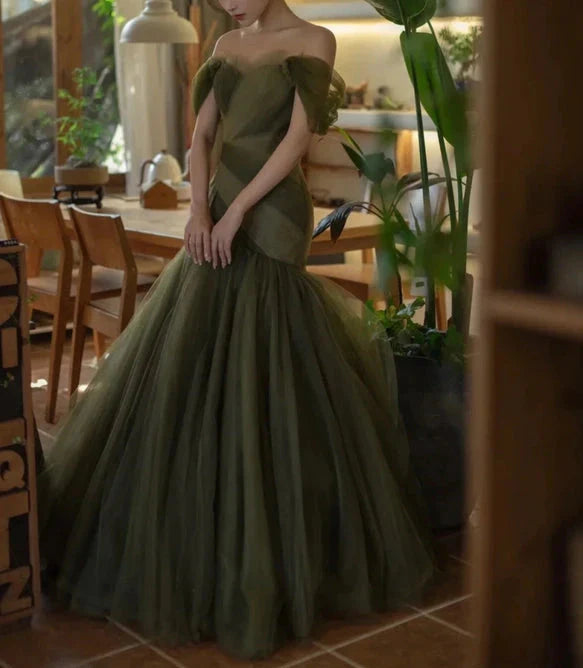 Green Beautiful Elegant Long Tulle Off-Shoulder Ball Gown Formal Evening Dresses