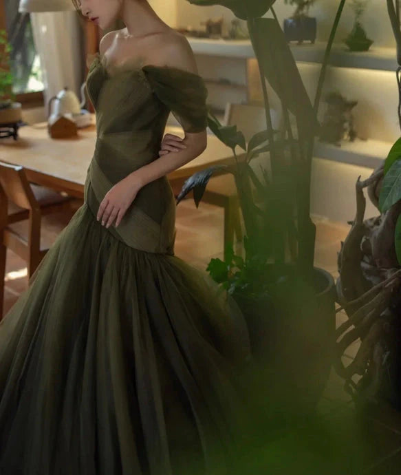 Green Beautiful Elegant Long Tulle Off-Shoulder Ball Gown Formal Evening Dresses