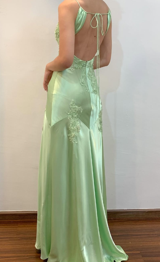 Green Mermaid V Neck Appliques Satin Open Back Long Formal Prom Dresses Outfits