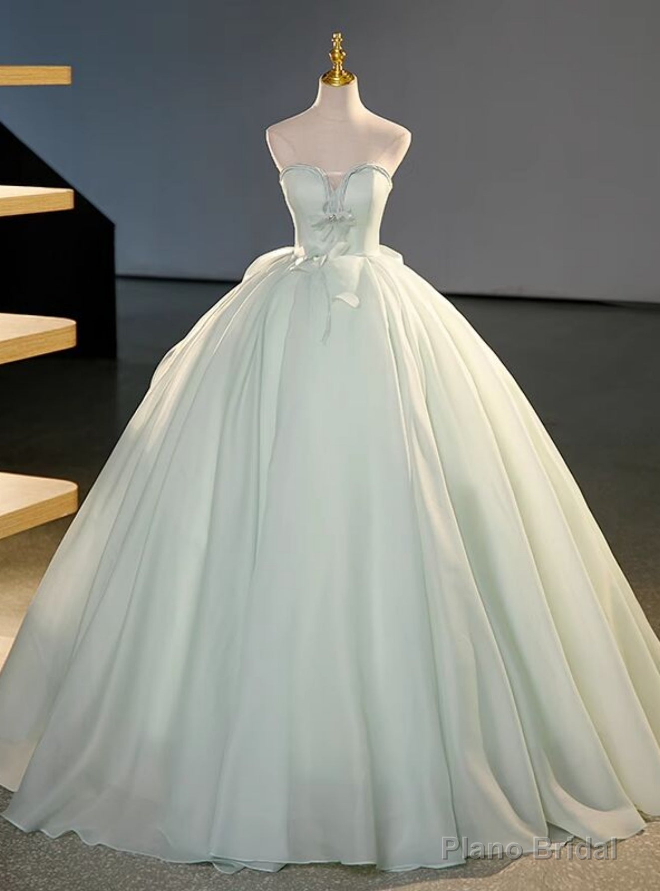 Green Tulle Strapless Sleeveless Quinceanera Dress Main image