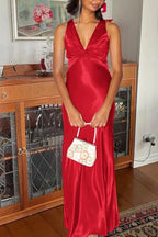 Halter V-Neck Formal Prom Dresses Pleated Satin Sleeveless Long Formal Prom Party Dresses