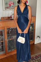 Halter V-Neck Formal Prom Dresses Pleated Satin Sleeveless Long Formal Prom Party Dresses