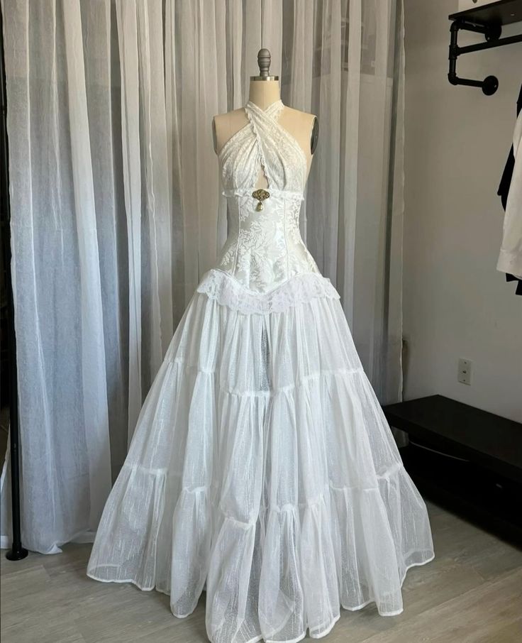 Halter Lace A Line Occasion Dresses Formal Party Dresses Secondary image