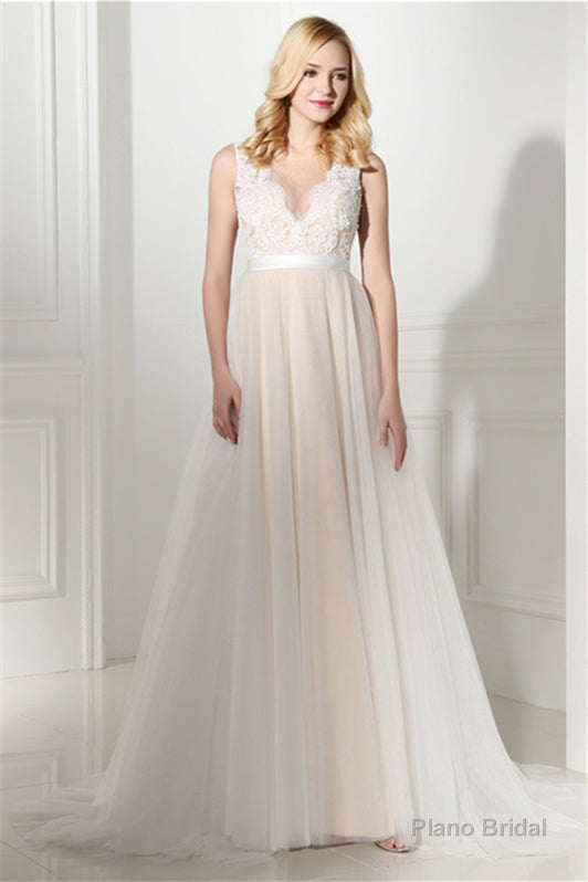 Ivory Tulle Lace Scoop Neck Floor Length Wedding Dresses Secondary image