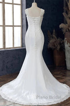 Lace Round Neck Sleeveless Trumpet Wedding Dresses