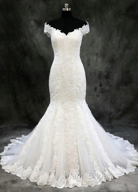 Lace Trumpet/Mermaid Sweep Train Off-The-Shoulder Wedding Dresses