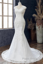 Lace V-Neck Cap Sleeve Trumpet Wedding Dresses