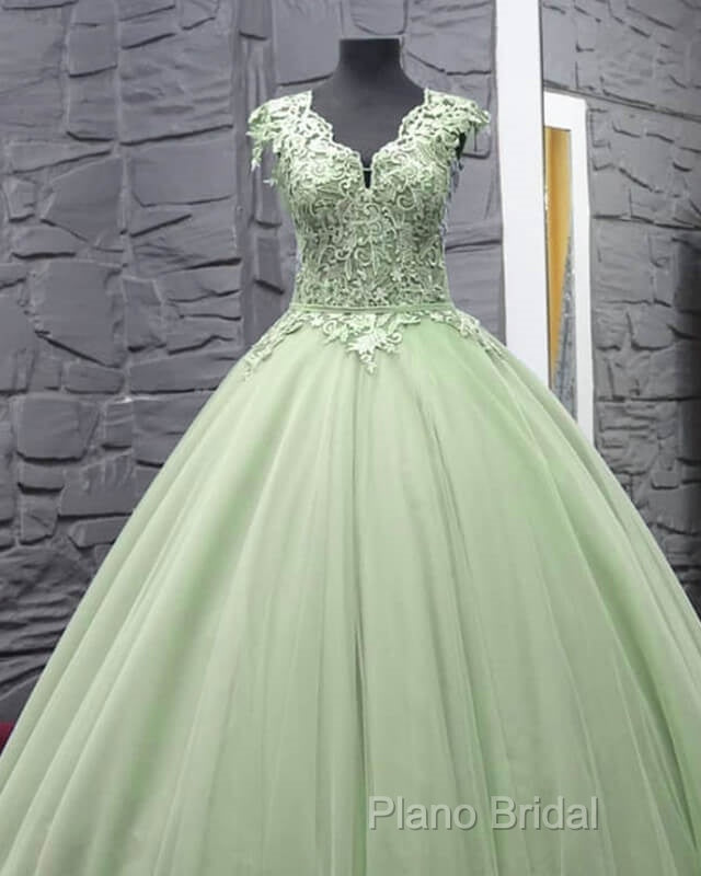 Lace V-Neck Cap Sleeve Tulle Ball Gown Secondary image