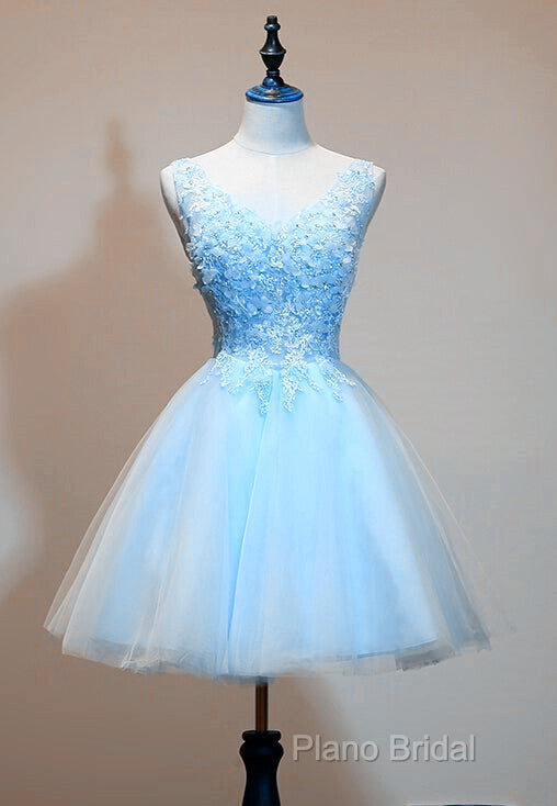 Light Blue Tulle Short Party Dresses With Lace Applique, V-Neckline Homecoming Dresses Secondary image