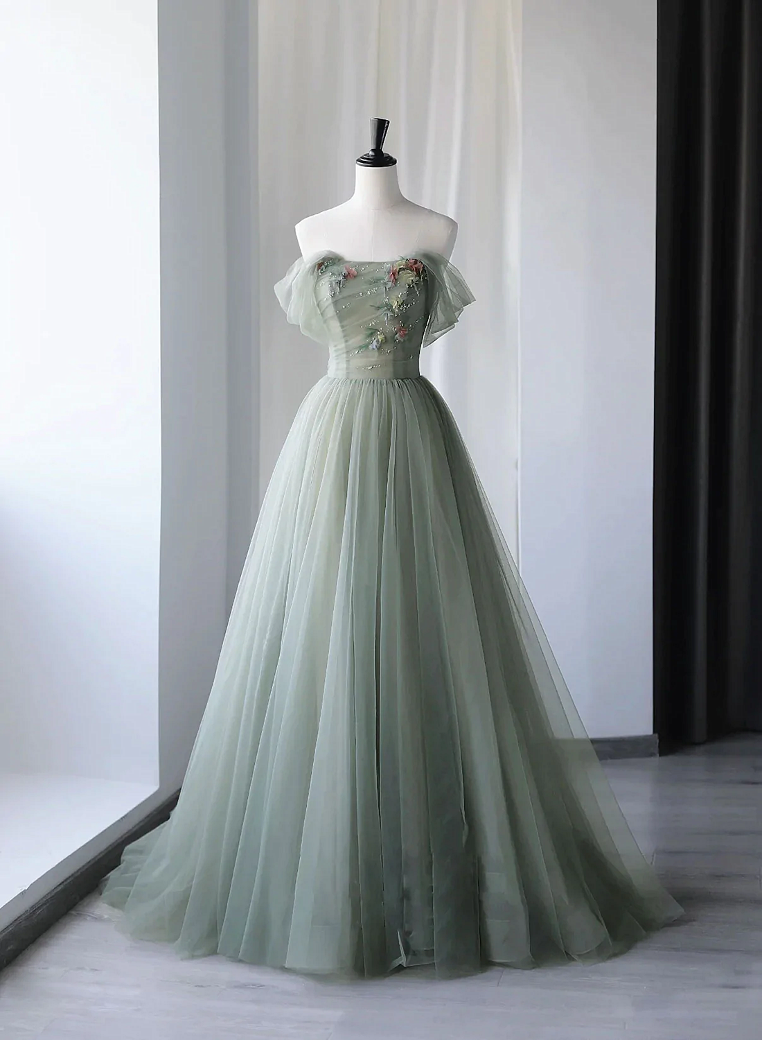 Light Green Sweetheart Beaded And Flowers Party Dresses, Tulle Green Formal Dresses