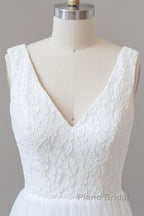Long A-line Open Back V-neck Lace Tulle Wedding Dress