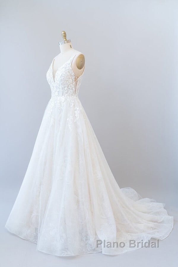 Long A-line V-neck Open Back Appliques Lace Tulle Wedding Dress Secondary image
