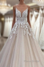 Long A-Line V-neck Spaghetti Straps Backless Appliques Lace Tulle Wedding Dress