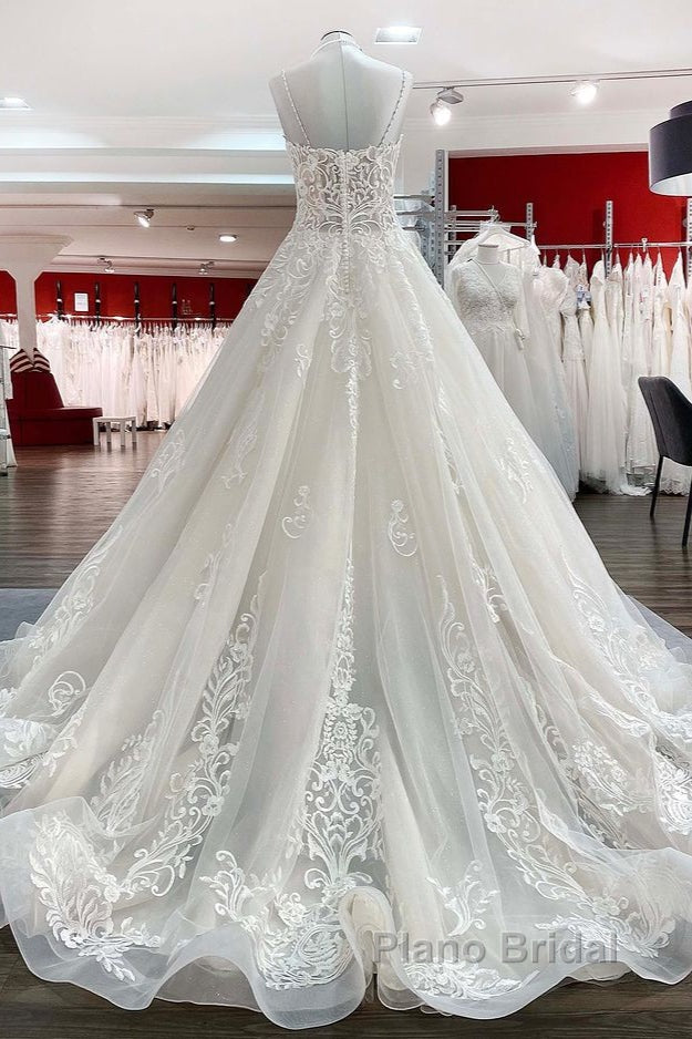 Long Ball Gown V-neck Spaghetti Straps Tulle Lace Wedding Dress Secondary image