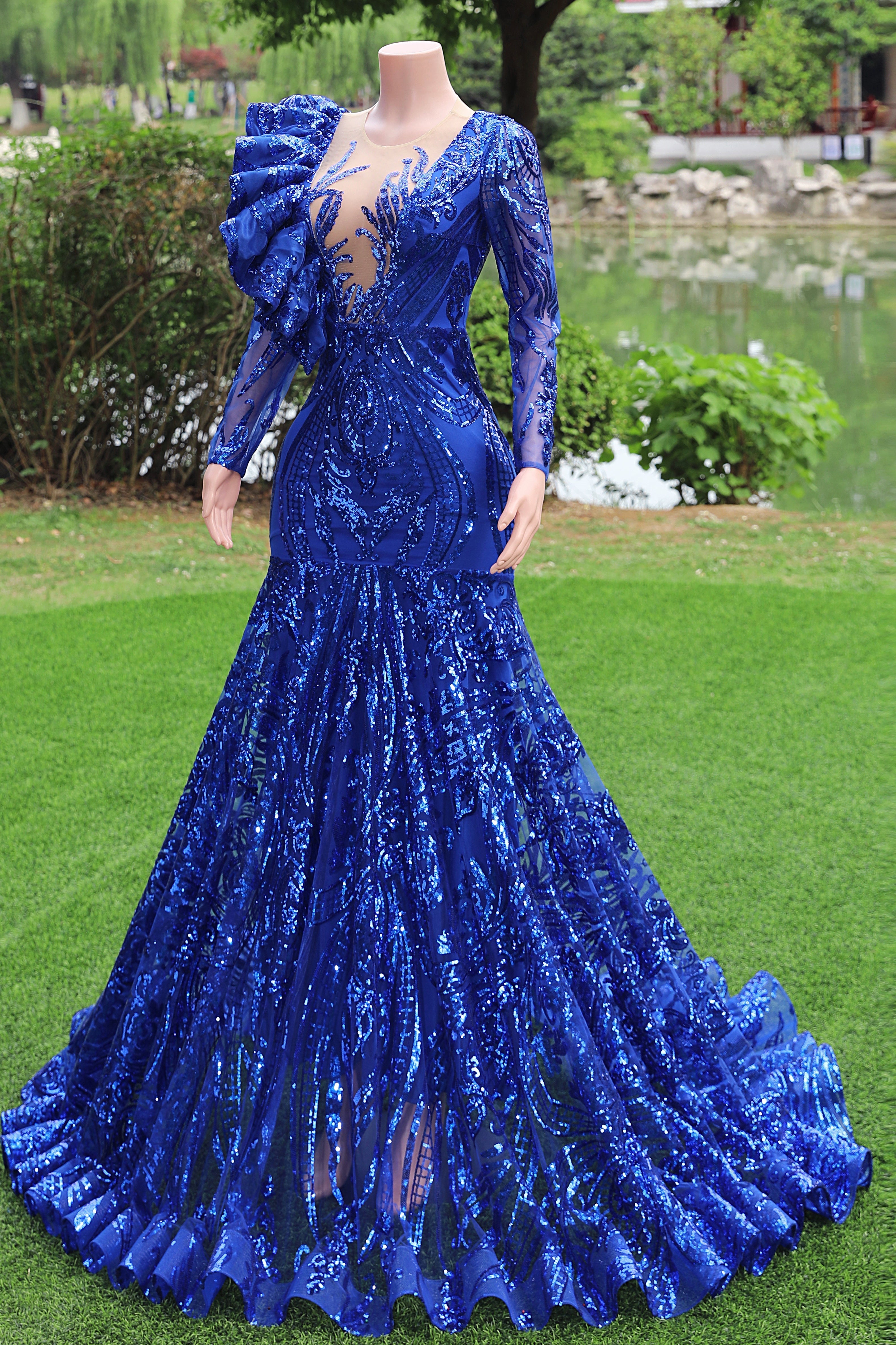 Long Sleeves Royal Blue Mermaid Ruffles V-Neck Floor Length Prom Dresses