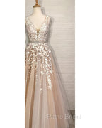 Lovely Lace Embroidery Beaded V-Neck Tulle Homecoming Dresses