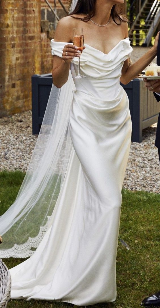 Lovely Off The Shoulder Mermaid White Bridal Gown Wedding Dresses Secondary image