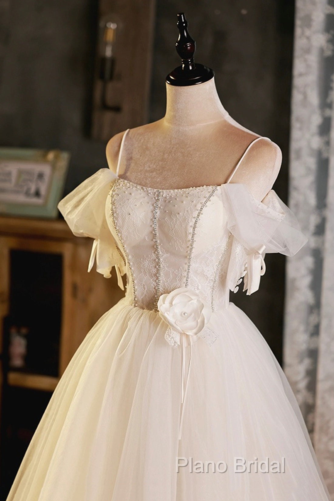 Lovely Spaghetti Strap Tulle Short Formal Prom Dresses, Light Champagne A-Line Formal Party Dresses Secondary image