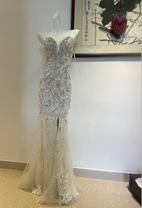 Luxurious And Elegant Sweetheart Neckline Pearl Rhinestone Lace Mermaid Long Formal Prom Dresses