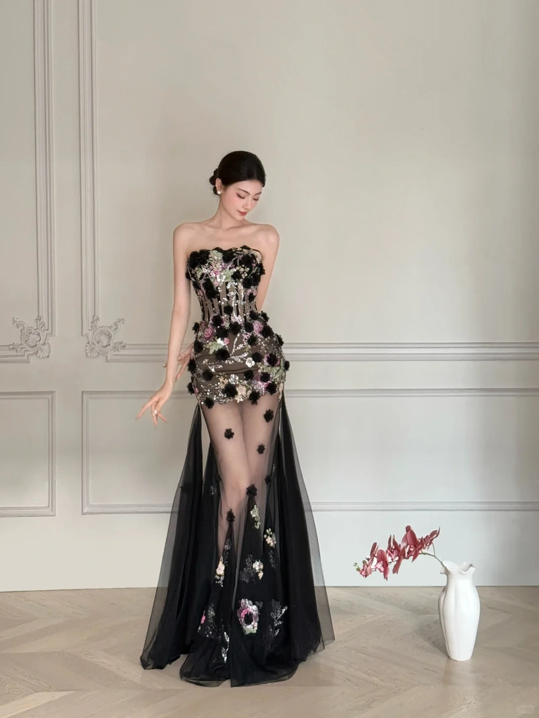 Luxurious Black A-Line 3D Floral Sequin Strapless Tulle Long Formal Prom Dresses Main image