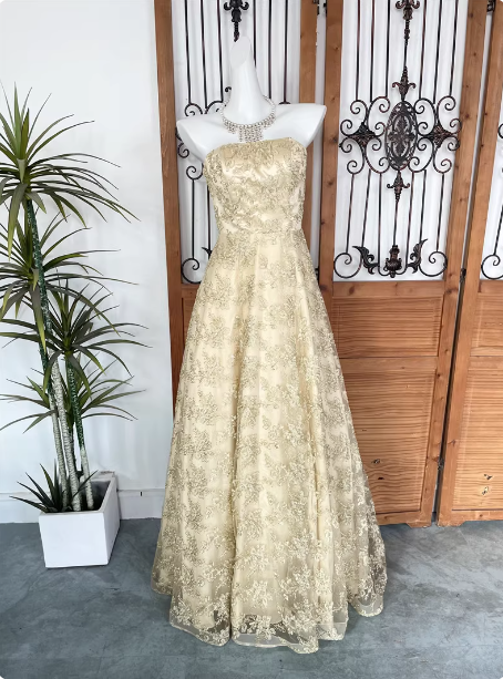 Luxurious Champagne Gold A-Line Strapless Embroidered Lace Tulle Long Formal Prom Dresses Main image