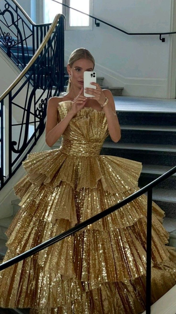 Luxurious Gold Strapless Pleated Irregular Neck Layered Formal Prom Dresses Ball Gown Quinceanera Party Dresses
