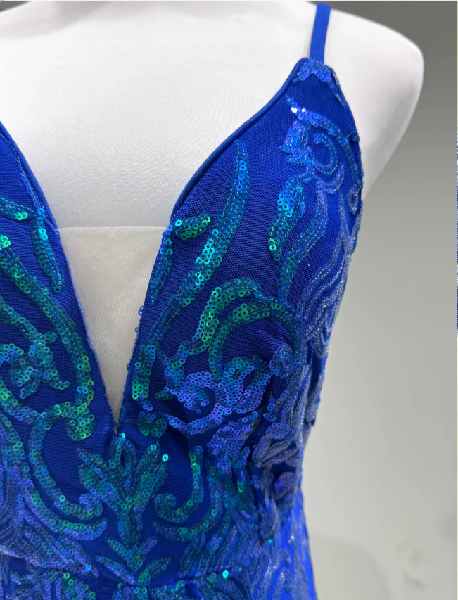 Luxurious Royal Blue Mermaid V-Neck Sequined Long Formal Prom Dresses