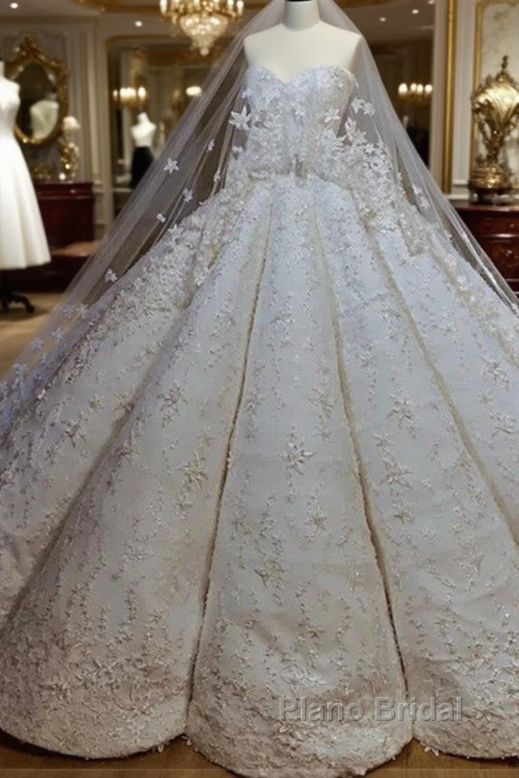 Luxurious Strapless Lace Appliques Beading Sleeveless Ball Gown Wedding Dress Main image