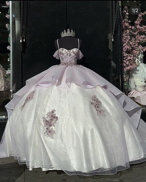 Luxury Quinceanera Dresses Applique Corset Ball Gown Formal Prom Sweet 16 Dresses