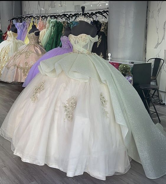 Luxury Quinceanera Dresses Applique Corset Ball Gown Formal Prom Sweet 16 Dresses