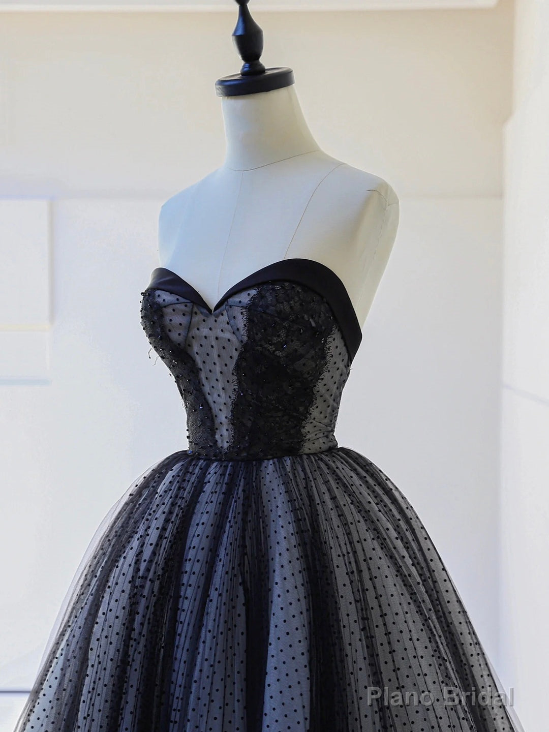 Black Strapless Tulle Lace Long Prom Dress, Black A-Line Sweetheart Neck Evening Party Dress Secondary image