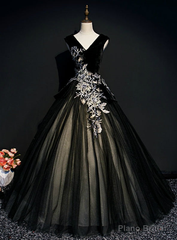 Make Your Prom a Dream Black Ball Gown Tulle V-neck Appliques Quinceanera Dress Main image