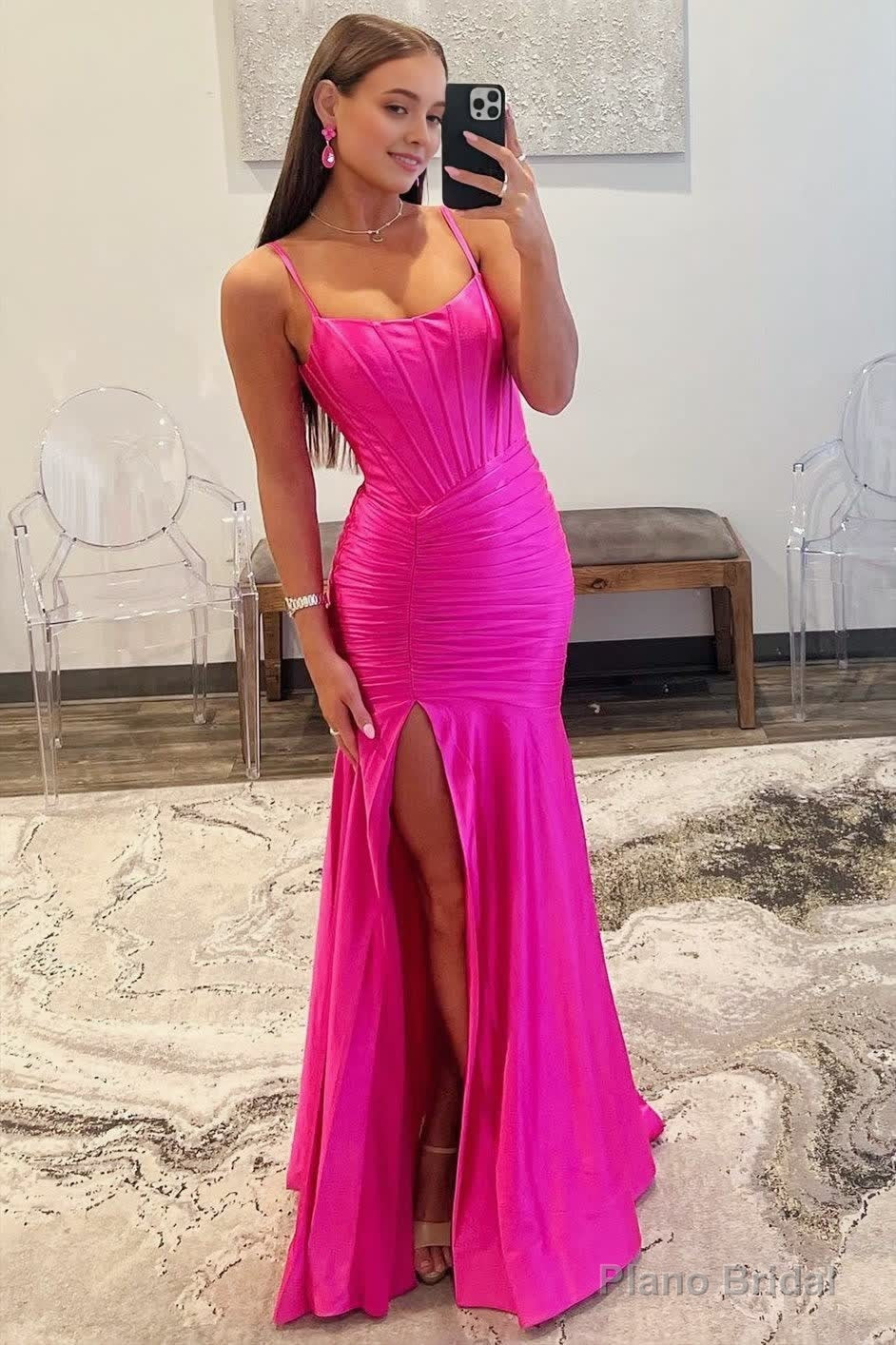 Mermaid Scoop Neck Satin Prom Dress with Slit Main image