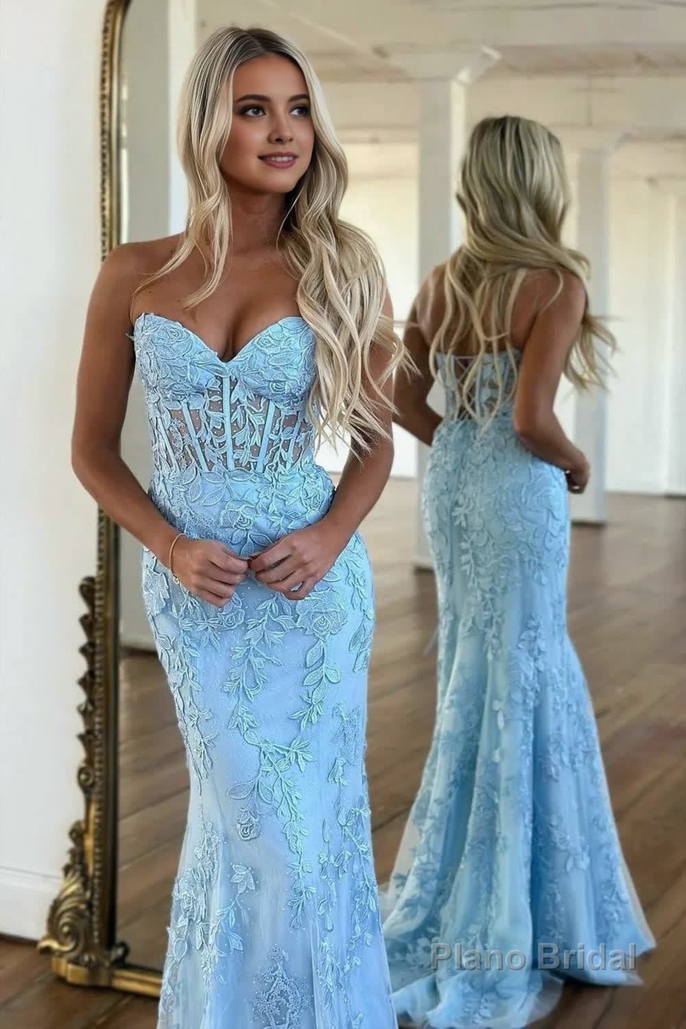 Mermaid Strapless Lace Prom Dress With Appliques Secondary image