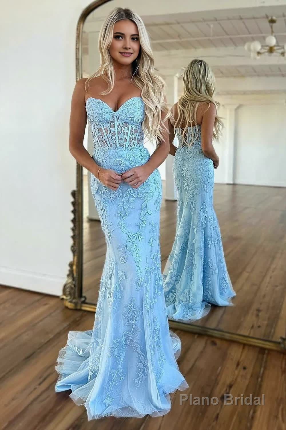 Mermaid Strapless Lace Prom Dress With Appliques Main image