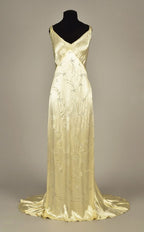 Modest A Line V Neckline Yellow Satin Beads Long Party Dresses Formal Prom Dresses