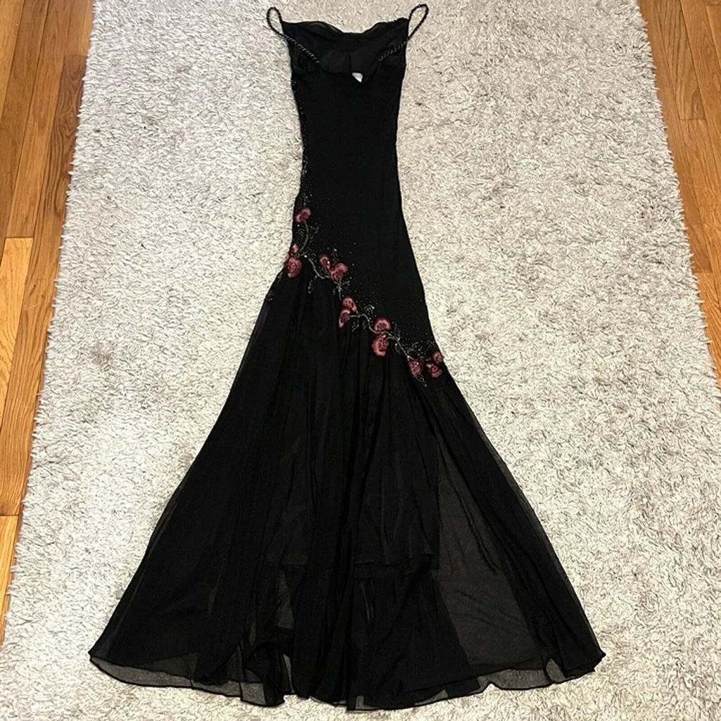 Modest Black Long Formal Prom Dresses With Flowers 22Th Birthday Outfits