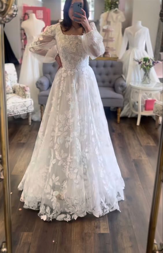 Modest Wedding Dresses Long Sleeve Lace Applique Classic A-Line Wedding Dresses Main image