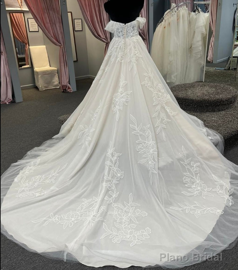Off the Shoulder A-line Tulle/Lace Wedding Dress Secondary image