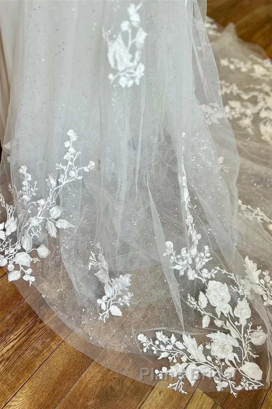 Off-The-Shoulder Appliques Straps Sweeping Long Wedding Dresses