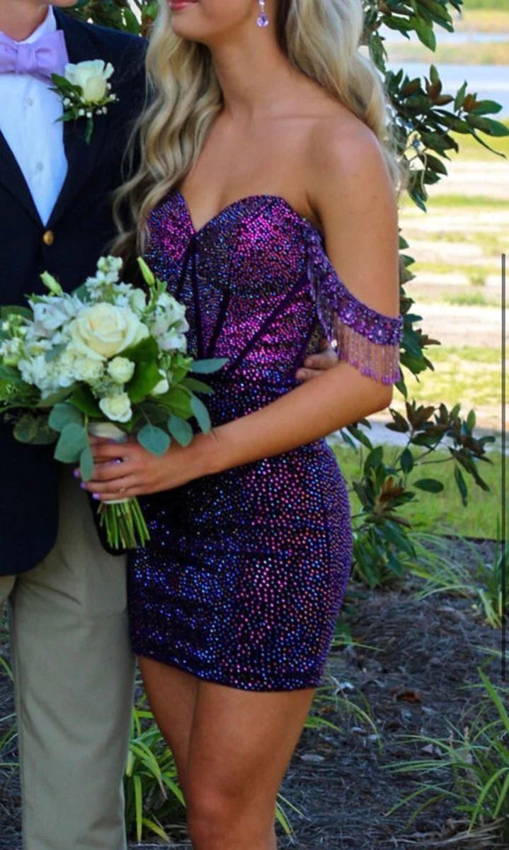 Off The Shoulder Sequined Bodycon Homecoming Dresses Secondary image