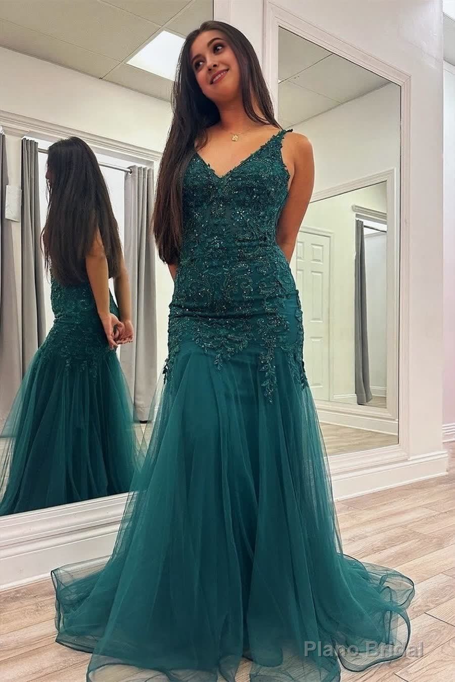 Peacock Mermaid V-Neck Appliques Tulle Long Prom Dress Main image