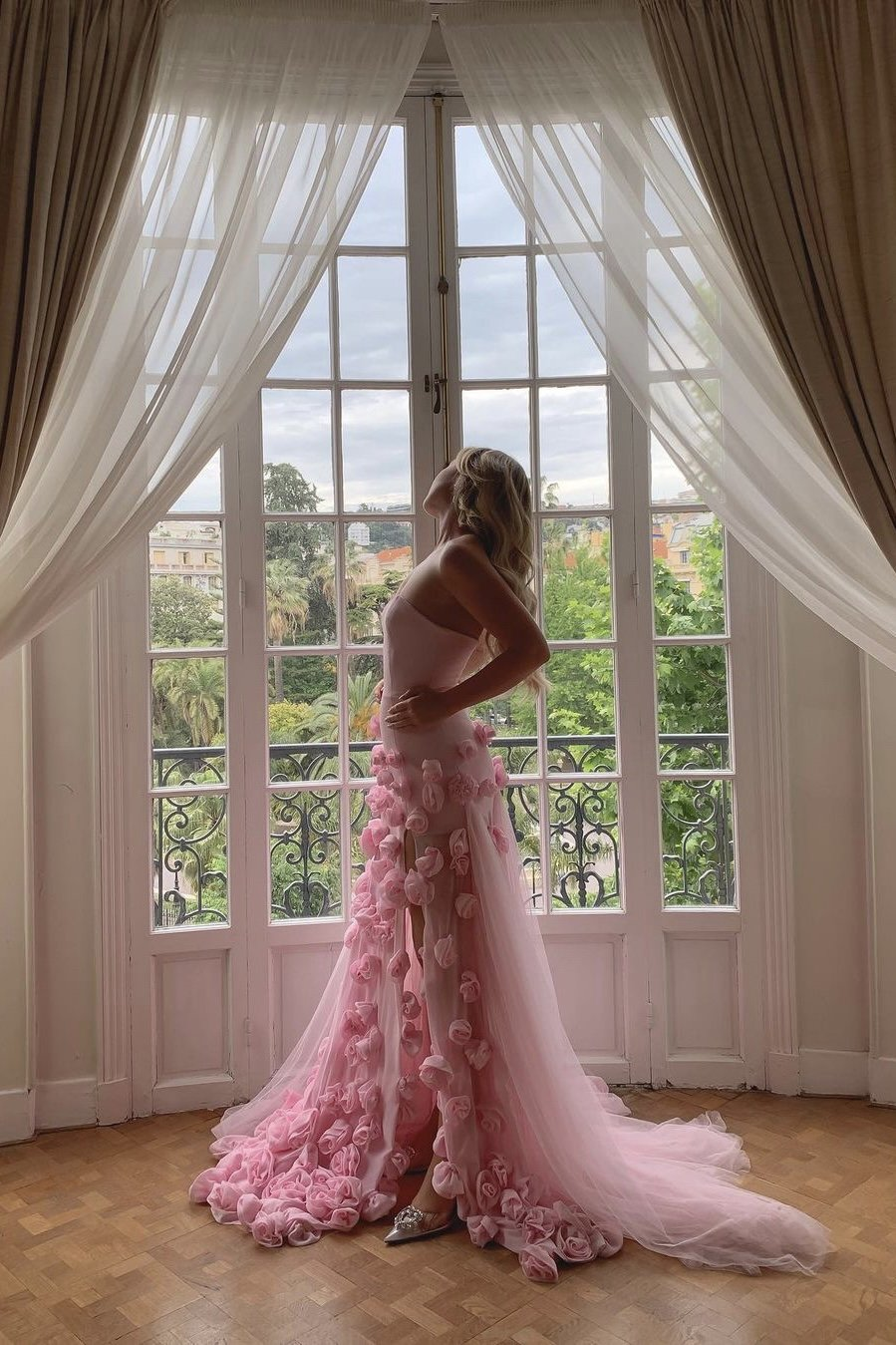 Elegant Pink Strapless 3D Flowers Tulle Mermaid Long Formal Prom Dresses With Slit