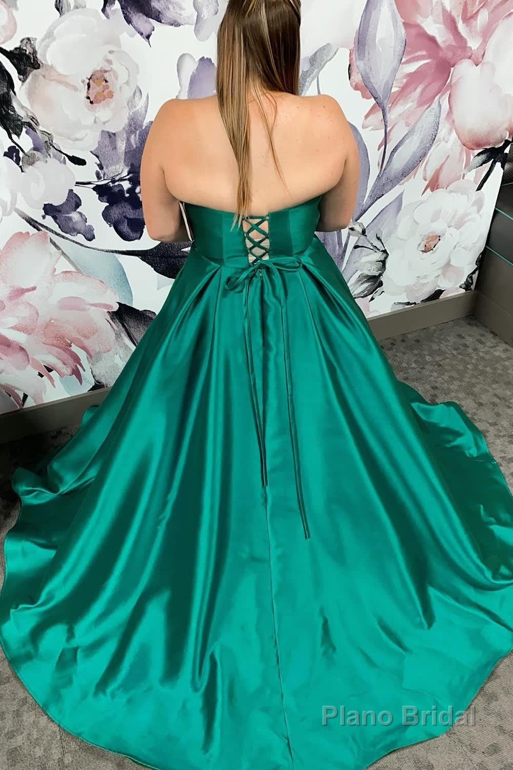 Plus Size Satin Green Long Prom Dress with Pockets Secondary image