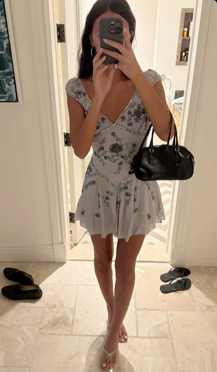Pretty A Line V Neck Gray Chiffon Formal 8Th Grade Homecoming Dresses Summer Middle School Hoco Dresses 18Th Birthday Outfits