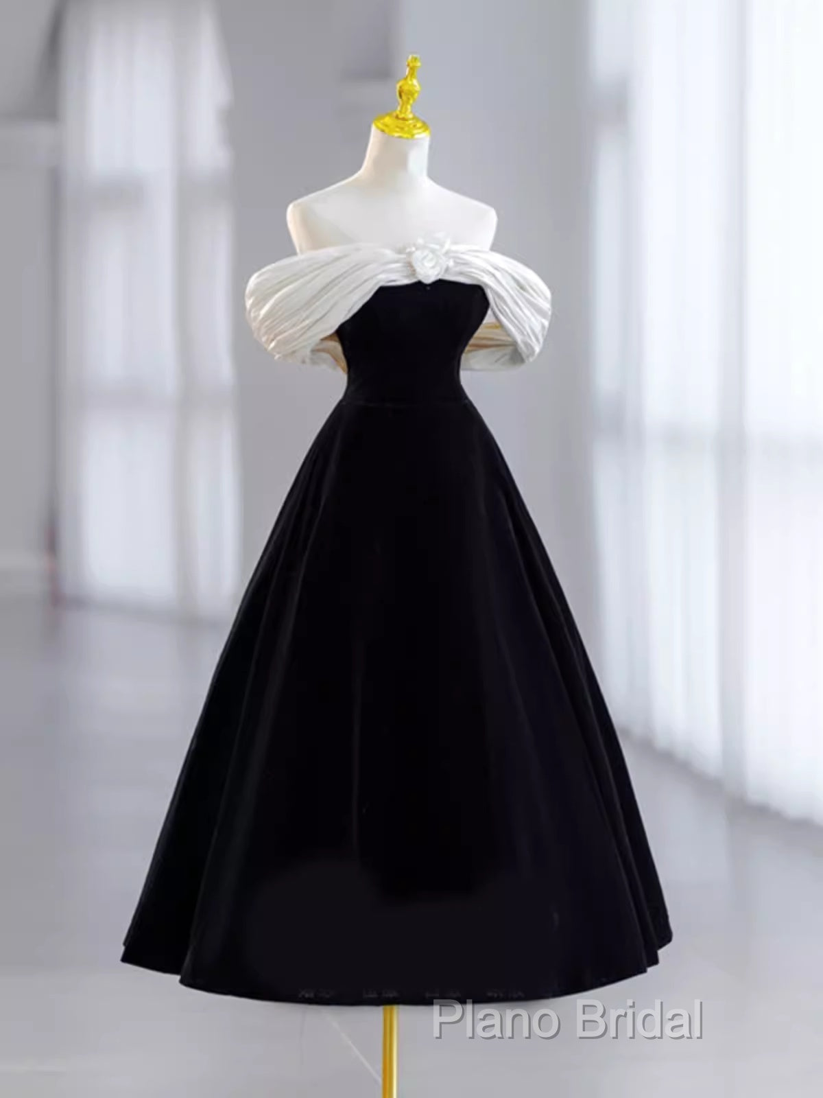 Pretty Ball Gown Off The Shoulder Black Velvet Formal Party Dresses Formal Prom Dresses With Flower