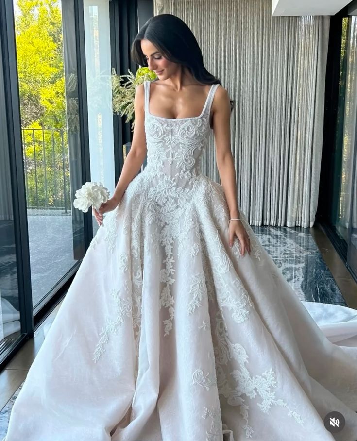 Pretty Wedding Dress Ball Gown Square Neck Lace White Wedding Dresses Bridal Gowns