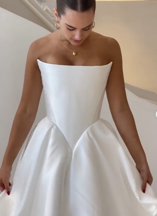 Pretty Wedding Dress Ball Gown Strapless White Satin Long Wedding Dresses Bridal Gowns