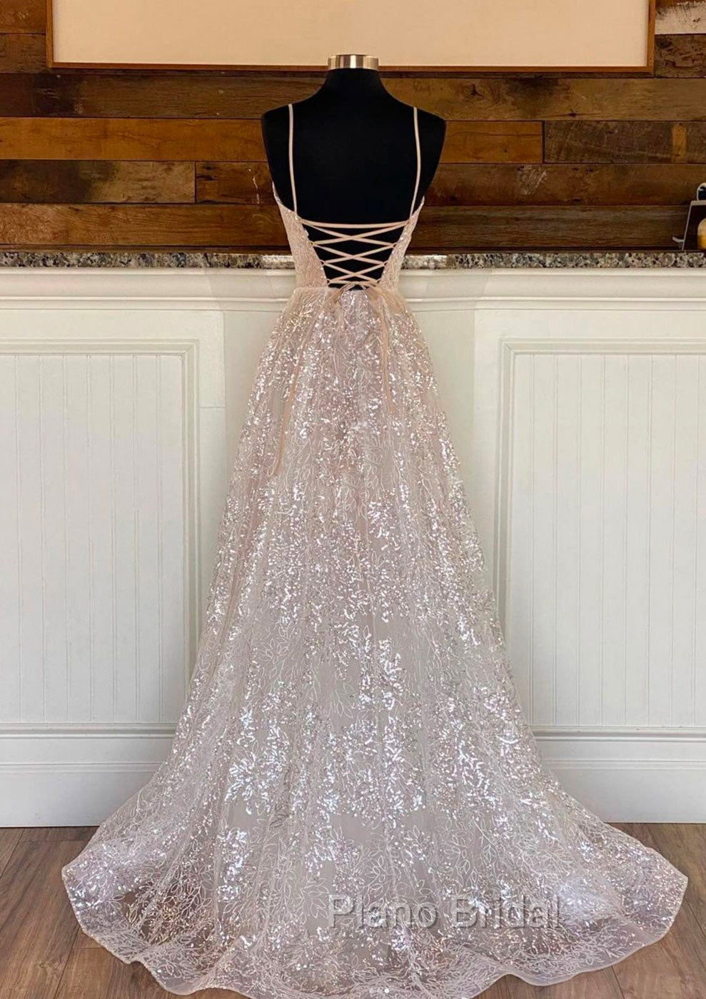 Princess A-line Sweetheart Sleeveless Sweep Train Metallic Yarn Formal Prom Dresses