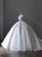 Princess Ball Gown Strapless Sleeveless Pleats White Satin Wedding Dresses